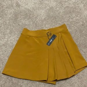 NWT SKORT